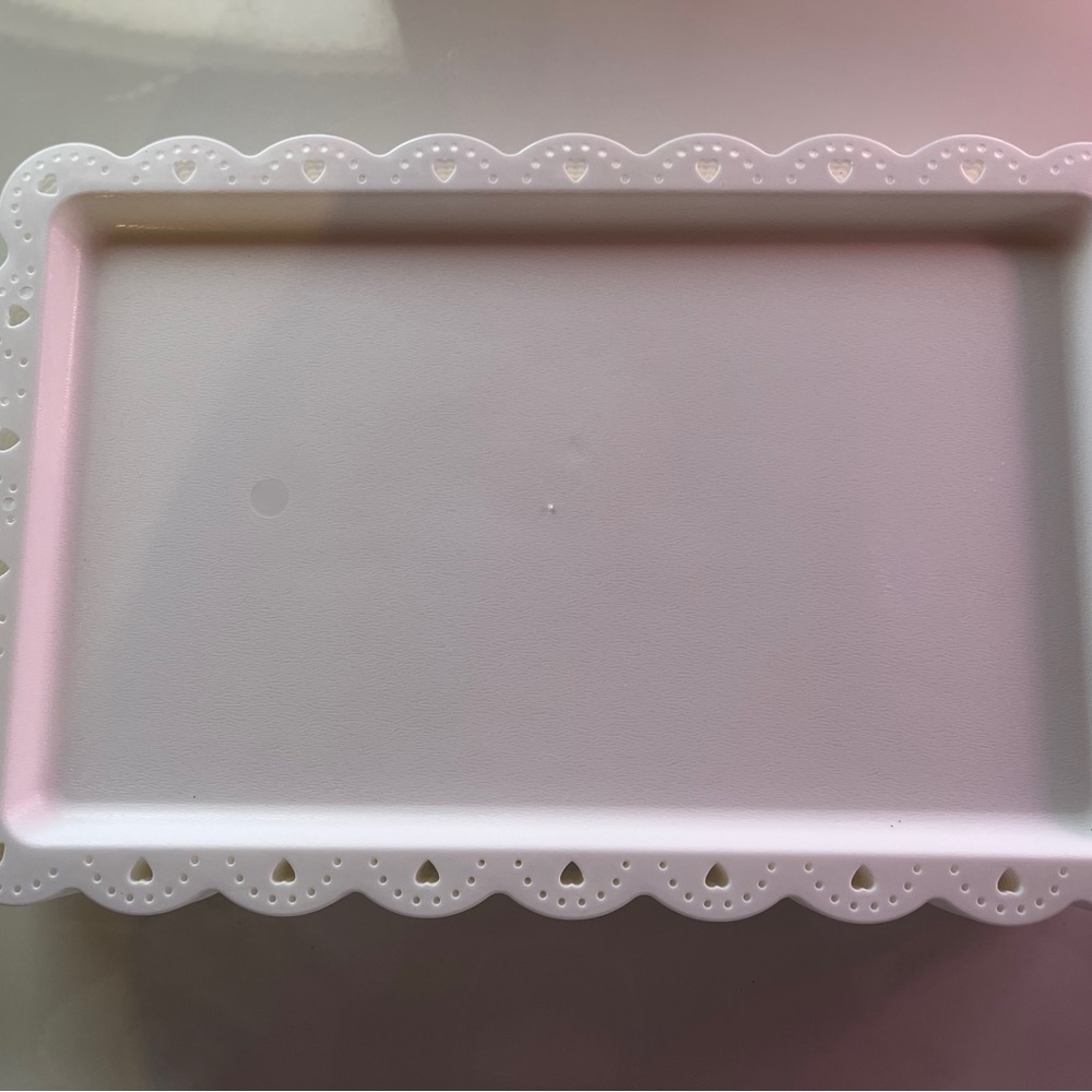 Chic White Tray with Heart Cutouts-set of 12